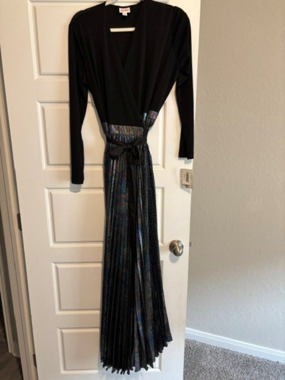 LuLaRoe Elegant Black Metallic Pleated Wrap Maxi Dress – Size M – NWT